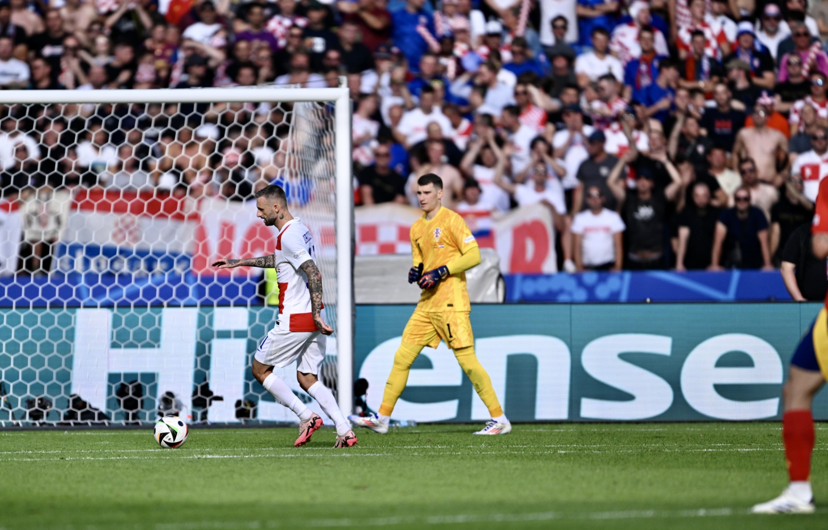 比利时球队迎来了一场激烈的对决英语