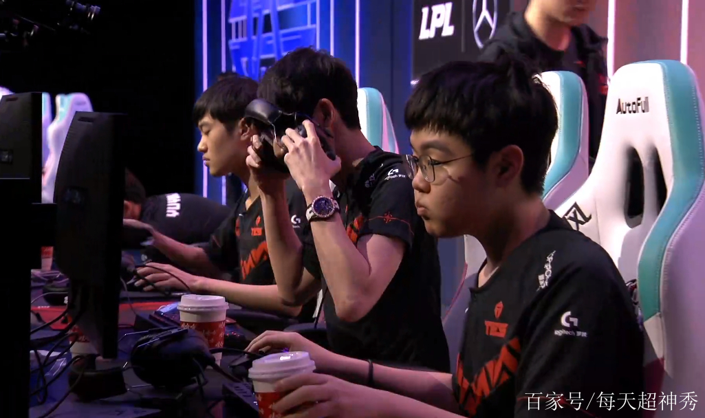 球盟会官方-jackeylove仁川回头照片超高清